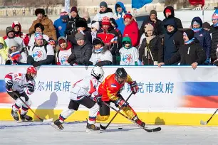 关东山猫队火力全开中原雄鲨队，冰球热身赛上演耐力碾压对手！客场静默反击的简单介绍-开云kaiyun彩票