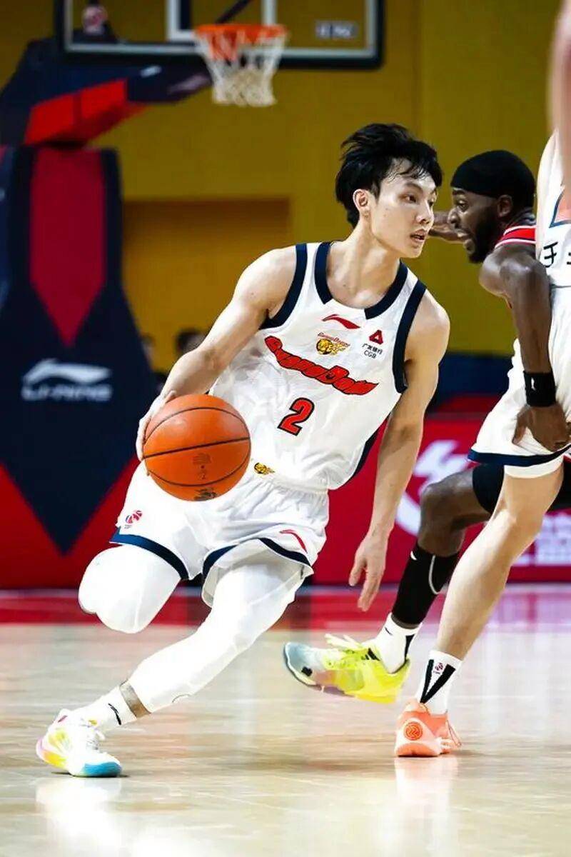 清晨广州队调整名单以备CBA常规赛,绝杀压哨环节打磨,态度坚定,细节决定成败的简单介绍 清晨广州队调整名单以备CBA常规赛,绝杀压哨环节打磨,态度坚定,细节决定成败的简单介绍